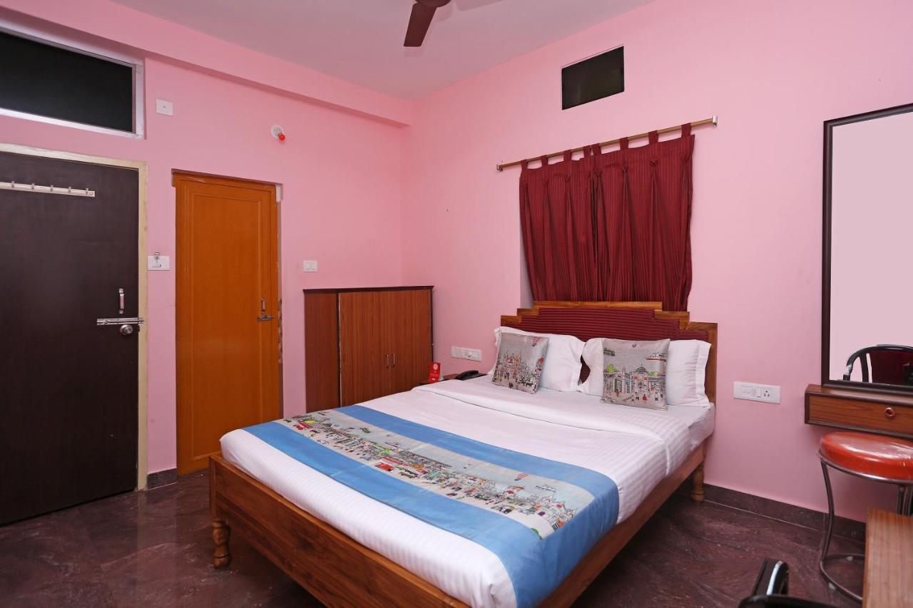Oyo Hotel Balaram Palace Puri Buitenkant foto
