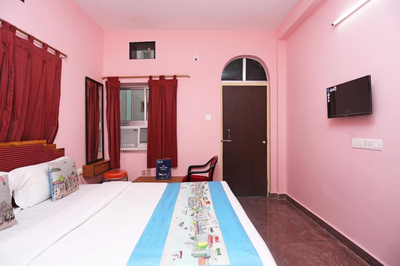 Oyo Hotel Balaram Palace Puri Buitenkant foto