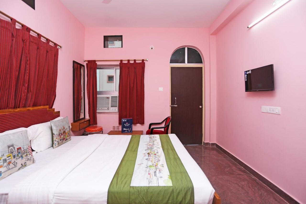 Oyo Hotel Balaram Palace Puri Buitenkant foto