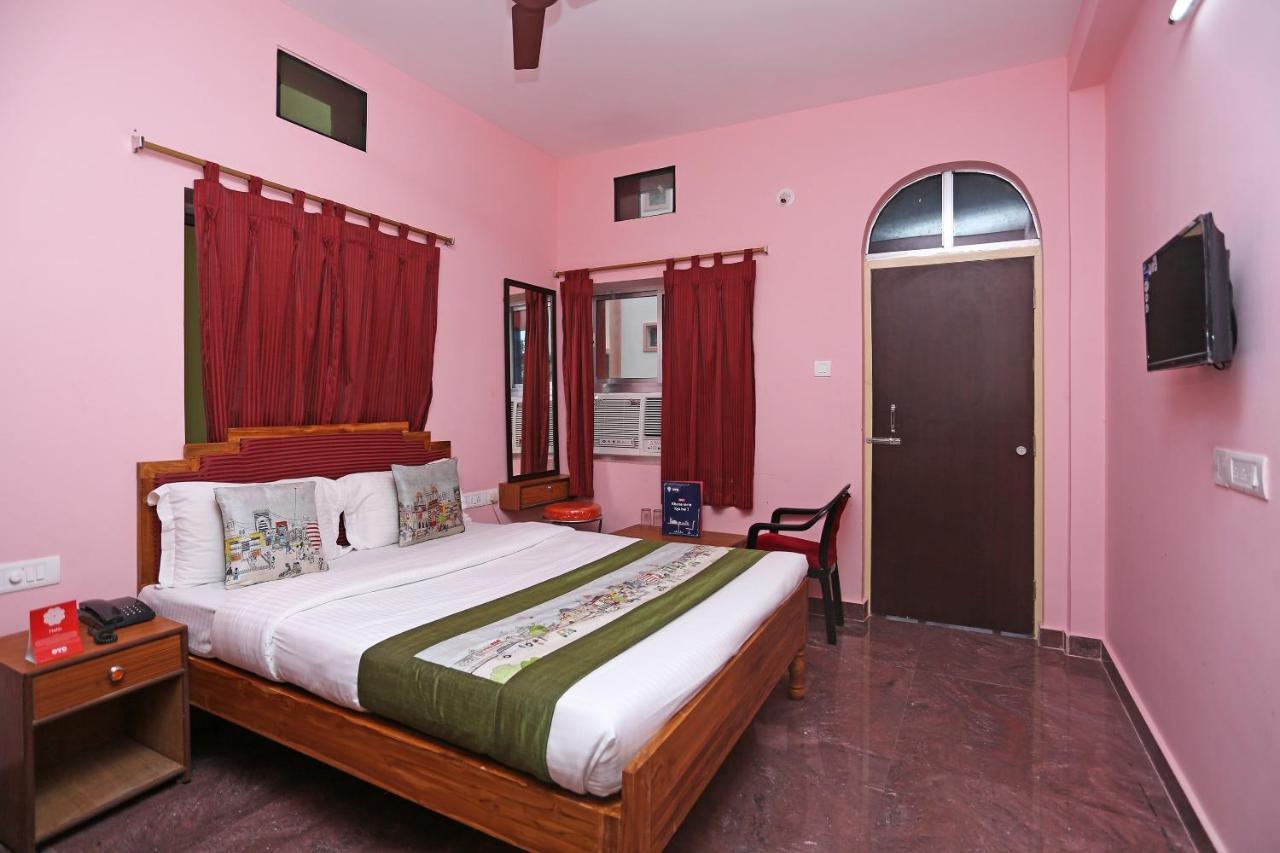 Oyo Hotel Balaram Palace Puri Buitenkant foto