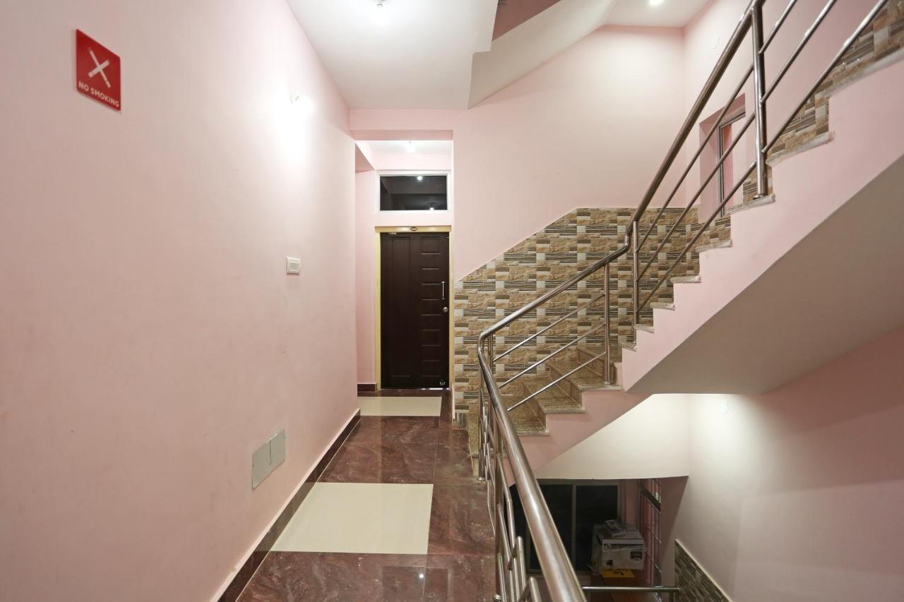 Oyo Hotel Balaram Palace Puri Buitenkant foto