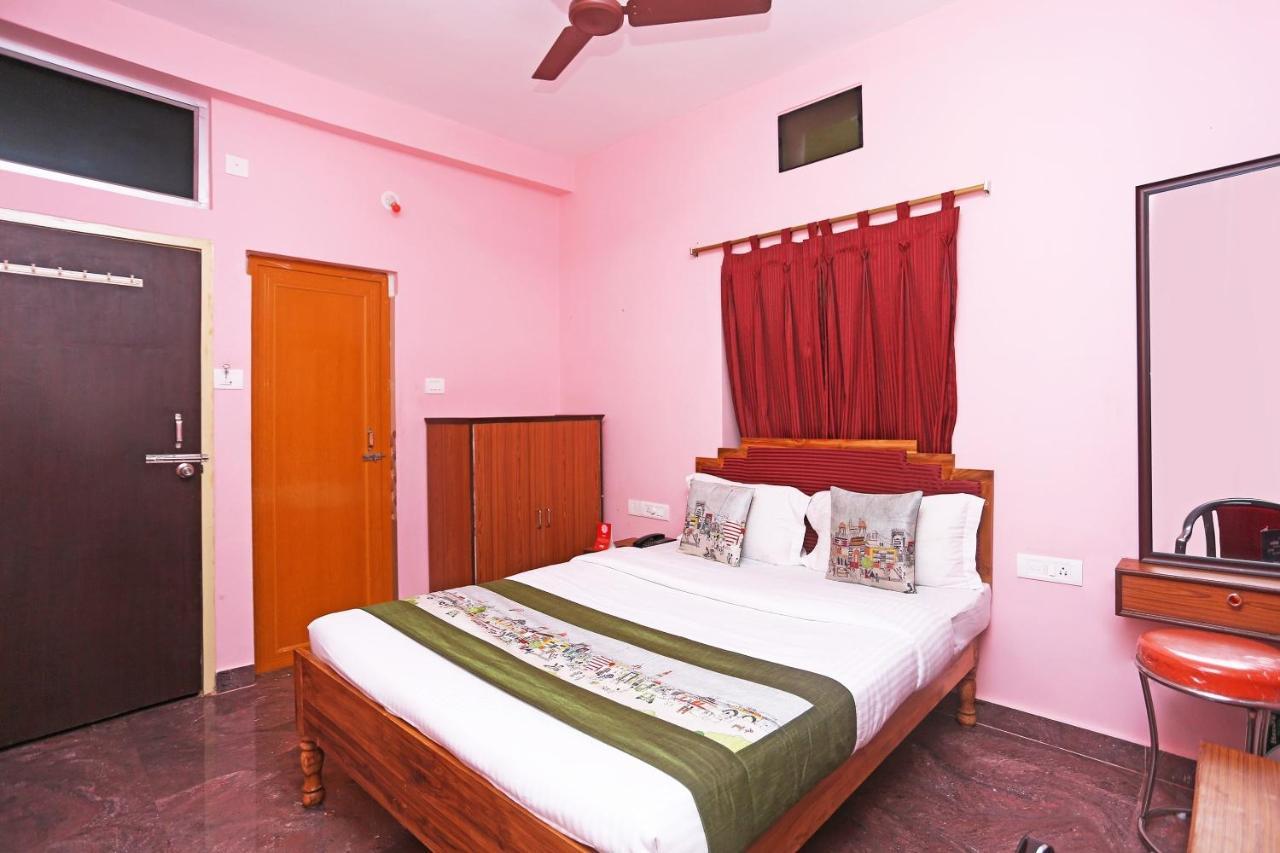 Oyo Hotel Balaram Palace Puri Buitenkant foto